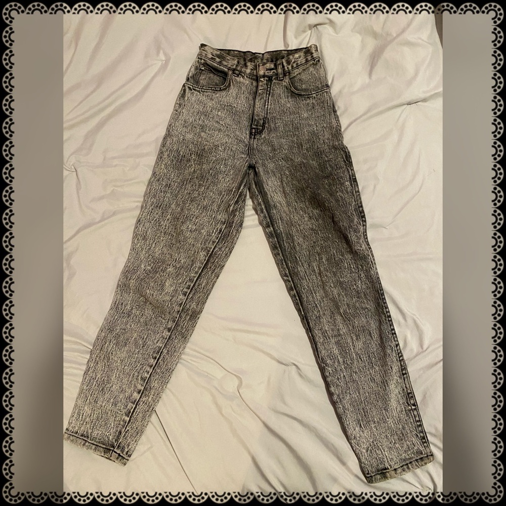 Acid wash 90’s jeans